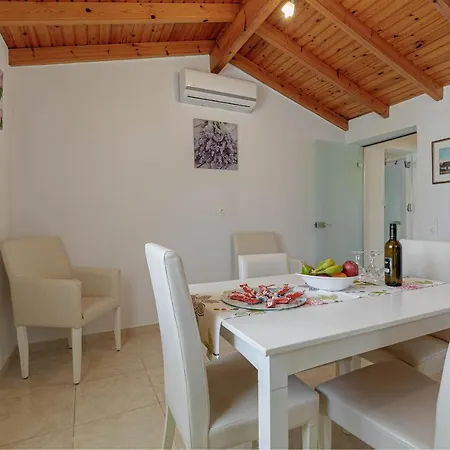 Palapart Gikas House Apartment